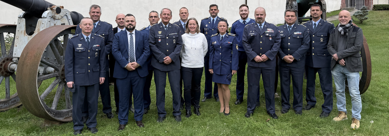 ODVL_ÚVL Komorní Hrádek 2025_ foto_scaled 1264x444.jpeg