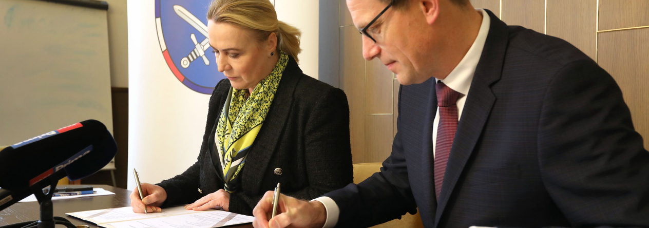 signing_of_the_memorandum.jpg